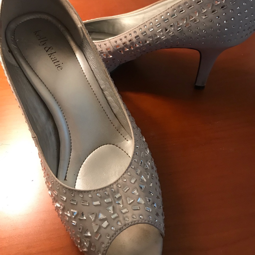 Size 10 DSW jewel heels